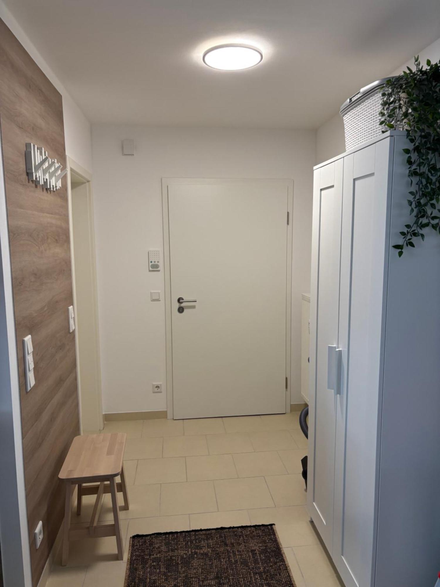 Grosse Gemuetliche Ferienwohnung Mit Klimaanlage, Parkplatz Inklusive Top ! Fürth Esterno foto